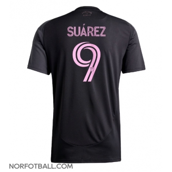 Billige Fotballdrakt Inter Miami Luis Suarez #9 Replika Bortedrakt 2025-26 Kortermet